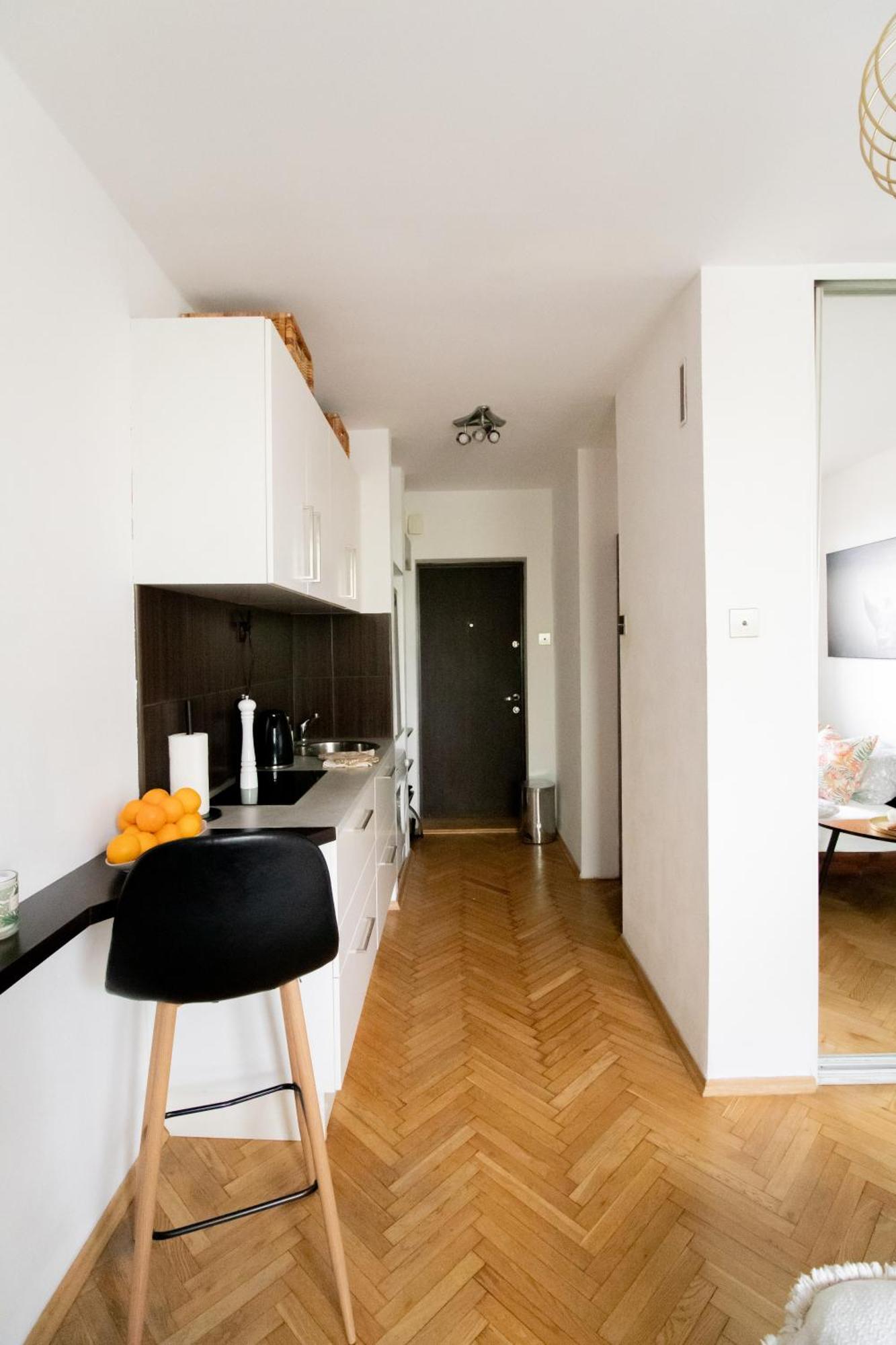 Piotrapartments - Daleka Cozy Train&Airport Apartment Варшава Экстерьер фото
